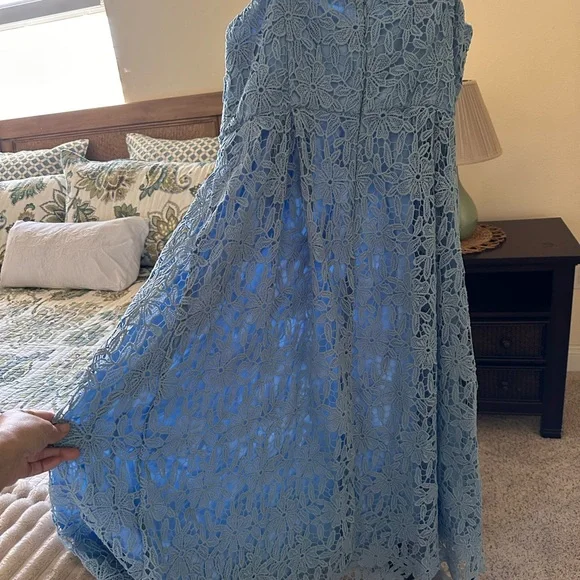 ASTR Lace Midi Dress in Blue - Picture 5 of 5